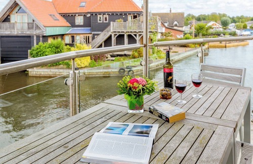 Hoveton Cabaña | Alojamiento de 4 habitaciones en Wroxham, near Norwich