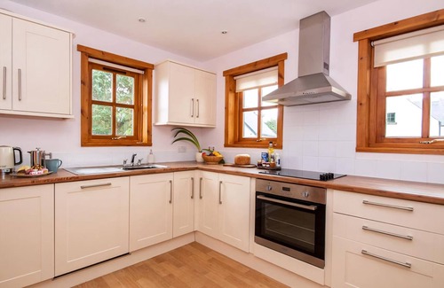 Edderton Cabaña | A rural location close to the Dornoch Firth and within a few miles of the NC500 touring route.
