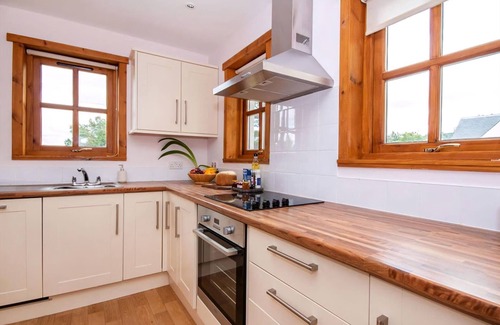 Edderton Cabaña | A rural location close to the Dornoch Firth and within a few miles of the NC500 touring route.