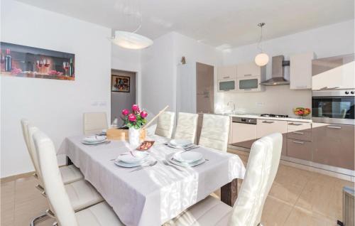 Valdebek Casa | 4 Bedroom Amazing Home In Pula