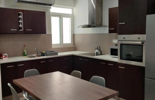 Qawra Apartamento | 4 bedroom apt 5 mins away from beach and amenities