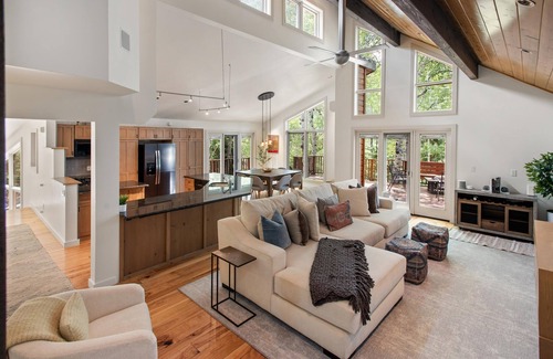 Aspen Casa | 4-bedroom Aspen Mountain Hideaway.