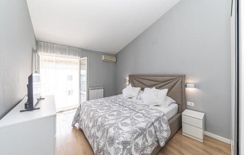 Stobrec Apartamento | 4 Bedroom Awesome Apartment In Stobrec
