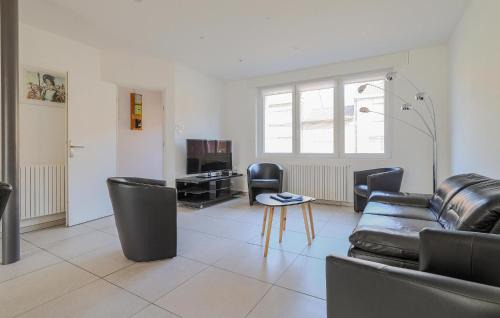 Petite-Synthe Casa | 4 Bedroom Awesome Home In Petite-Synthe
