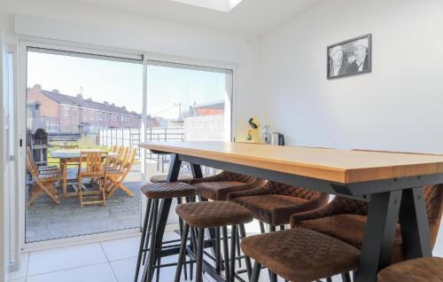 Petite-Synthe Casa | 4 Bedroom Awesome Home In Petite-Synthe