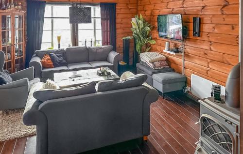 Valle Casa | 4 Bedroom Awesome Home In Rysstad