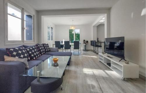 Pontaillac Casa | 4 Bedroom Awesome Home In Royan