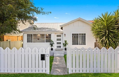 Shellharbour Casa | 4 bedroom beach house 1 min from beach