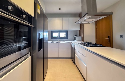 El Cortecito Apartamento | 4 Bedroom Beach Penthouse w Private Rooftop