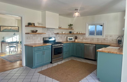 Willard Casa | 4 Bedroom Beachside Surfer's Home