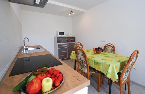 Koper Casa | Hermosa casa de 4 dormitorios en Crni.