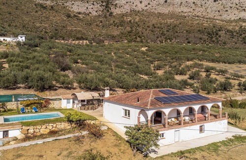 Periana Casa | Hermosa casa de 4 dormitorios en.
