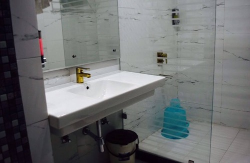 Fatehgarh Cama Y Desayuno | 4-bedroom bed & breakfast in charming Farrukhabad with WiFi, AC