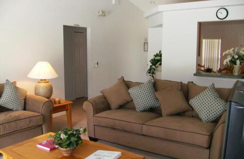 Four Corners Casa | 4 Bedroom - Budget Home with Private Pool