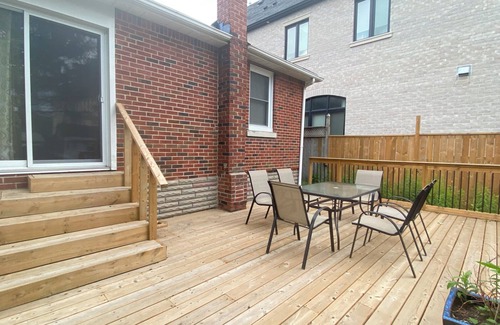 Lakeview Casa | 4 Bedroom Bungalow In Lakeview Mississauga With 2 Parkings
