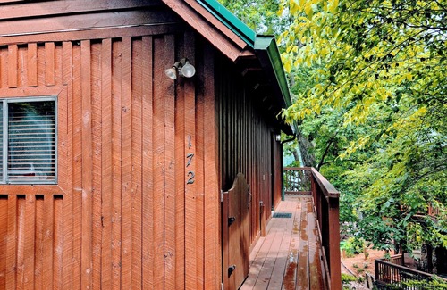 Six Mile Chalet De Esquí | 4-bedroom Chalet 9.4 Miles from Clemson