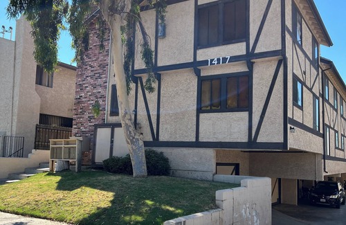 Alhambra Condominio | 4-bedroom condo in Alhambra with 2 cars garage direct access to the house