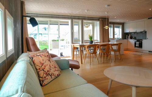 Arendal Casa | 4 Bedroom Cozy Home In Færvik