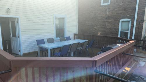 Atlantic City Casa | 4 Bedroom Few Blocks From Beach , Tropicana Casino , Stockton University , Bay