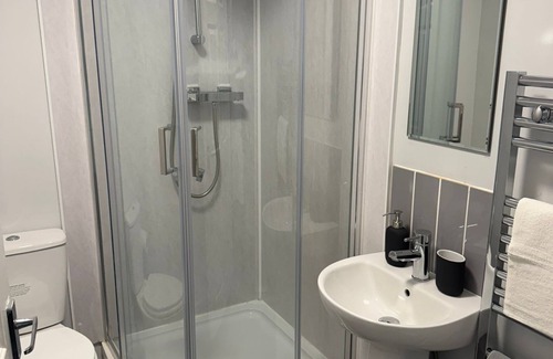 Warwick Apartamento | 4 Bedroom Flat - Sleeps 5 - Free Parking & Wifi - Warwickshire