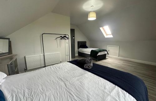 Coleraine Casa | 4 Bedroom Forest View House & Hot Tub Sleeps