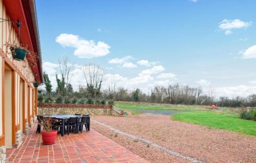 Saint-Julien-de-Mailloc Casa | 4 Bedroom Gorgeous Home In Valorbiquet
