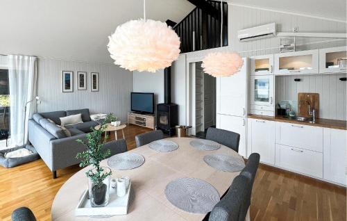 Bjugn Casa | 4 Bedroom Gorgeous Home In Bjugn