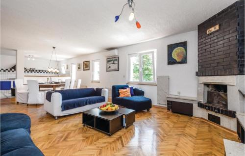 Veli Brgud Casa | 4 Bedroom Gorgeous Home In Jurdani