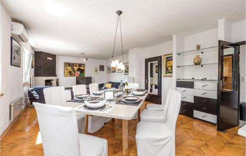 Veli Brgud Casa | 4 Bedroom Gorgeous Home In Jurdani