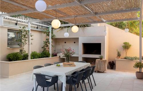 Blato Casa | 4 Bedroom Gorgeous Home In Korcula