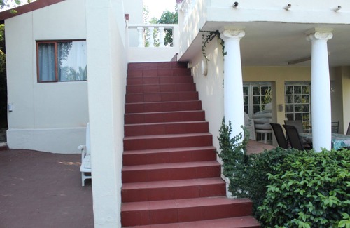 Greater Johannesburg Metropolitan Area Casa | 4 Bedroom Greek House in Observatory