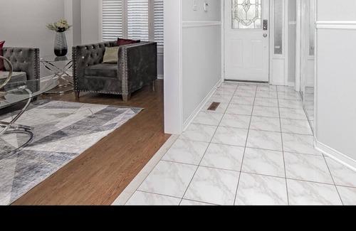East Credit Casa | 4-bedroom Home, 4-minutes walk from outlet plaza