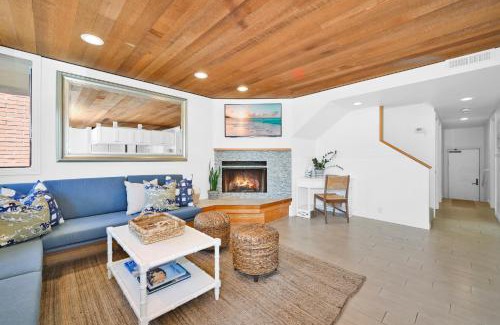 Balboa Peninsula Casa | 4 bedroom Home in Quiet Neighborhood near Beach