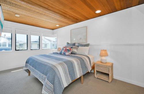 Balboa Peninsula Casa | 4 bedroom Home in Quiet Neighborhood near Beach