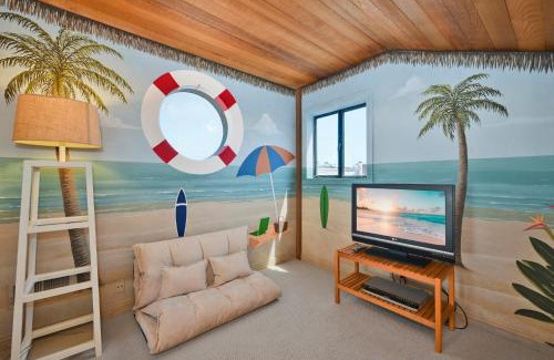 Balboa Peninsula Casa | 4 bedroom Home in Quiet Neighborhood near Beach