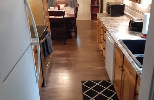 Tawas City Casa | 4-bedroom home in Tawas City with indoor pool and game room across from L Huron