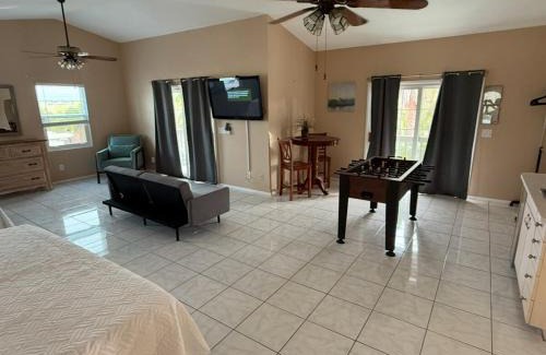Indian Rocks Beach Casa | 4 Bedroom home with heated pool by the beach!