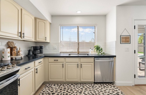 Avondale Casa | 4 bedroom home with heated pool and spa