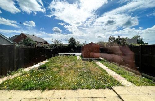 Ipswich Casa | 4 Bedroom house for Contractors,family,free parking,study,internet in ipswich