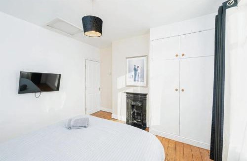 Kettering Casa | 4 Bedroom House For Corporate Stays in Kettering