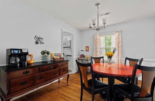 Midlothian Casa | 4-bedroom house in charming Midlothian 20 min to Richmond and Petersburg.
