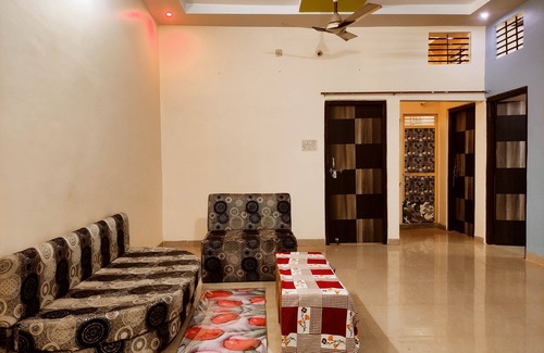 Ujjain Casa | 4-bedroom house in charming Ujjain with AC, WiFi, CCTV facility etc.