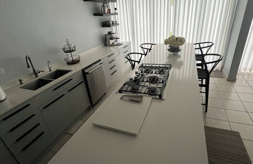 Canovanillas Casa | 4-bedroom house in enchanting Canovanas with WiFi, AC. Relax and unwind