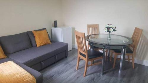 Grays Casa | 4 Bedroom House in Grays - Sleeps 6 & Parking