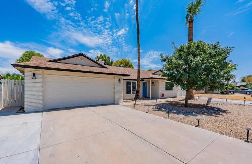 Gilbert Casa | 4-bedroom house in Gilbert - Remodeled Retreat
