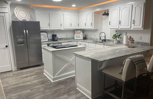 New Albany Casa | 4-bedroom house in nice New Albany with AC