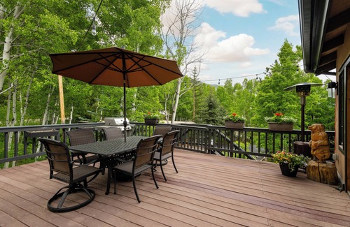 Knollwood Casa | 4-bedroom house in superb Aspen with WiFi. On the free bus route.