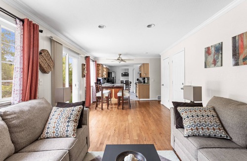 Willow Park Casa | 4-bedroom house in tranquil Aurora with AC, WiFi. Enjoy a peaceful getaway