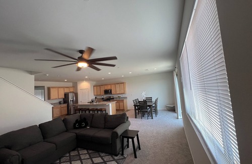 Perris Casa | 4-bedroom house in wonderful Perris with WiFi, AC