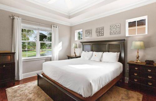 Villa Lago Casa | 4 Bedroom house on the golf course with 2 golf carts!